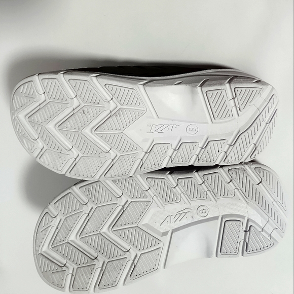 Avia Women Athletic Slides / Size 8 - Picture 2 of 6